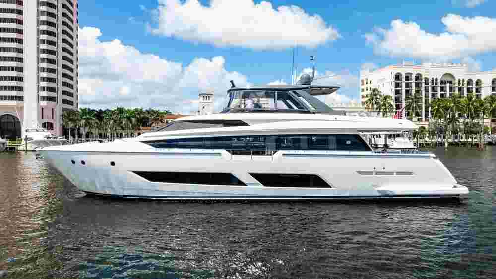 2018 Ferretti Yachts 850