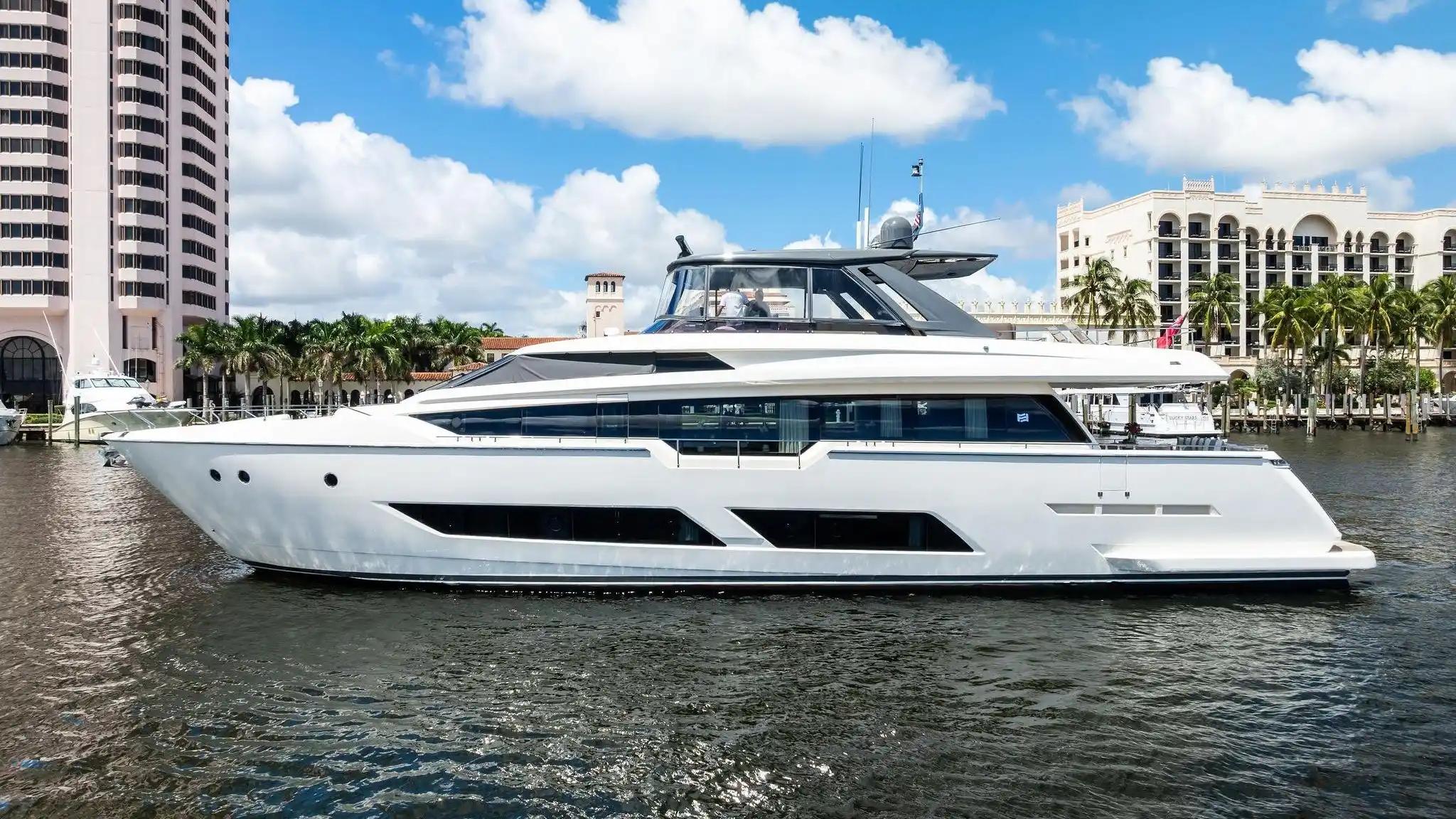 Ferretti Yachts 850 For Sale
