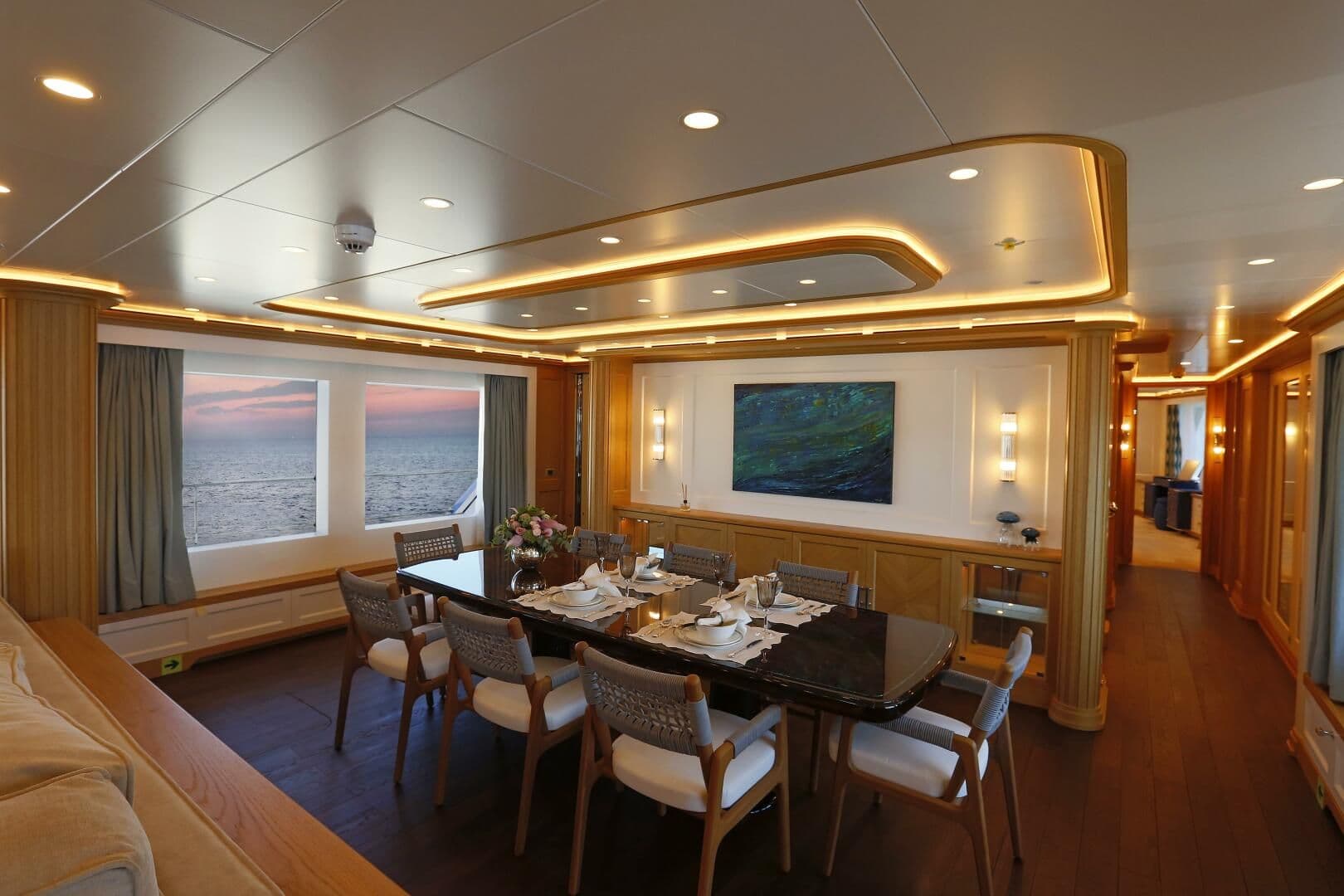 RMK Marine 120 Explorer exposé