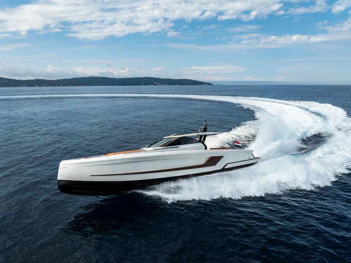 Yacht