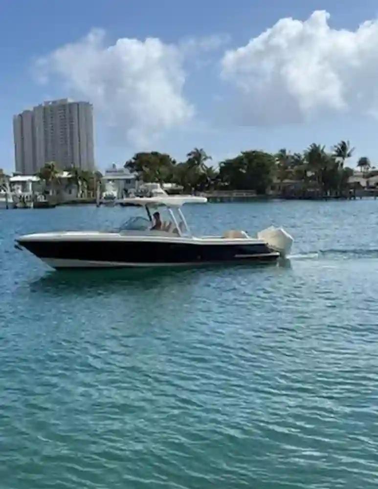 Chris-Craft Calypso 30 For Sale
