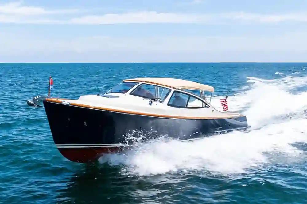 Hinckley Yachts Talaria 38R Convertible zum Verkauf