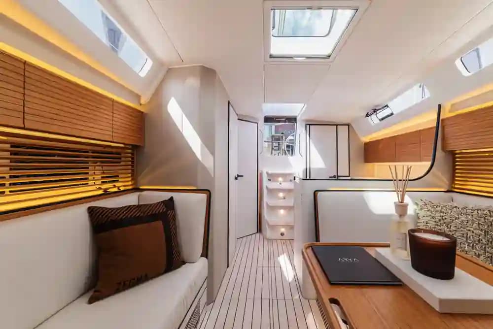 Italia Yachts 12.98 Bellissima for Sale