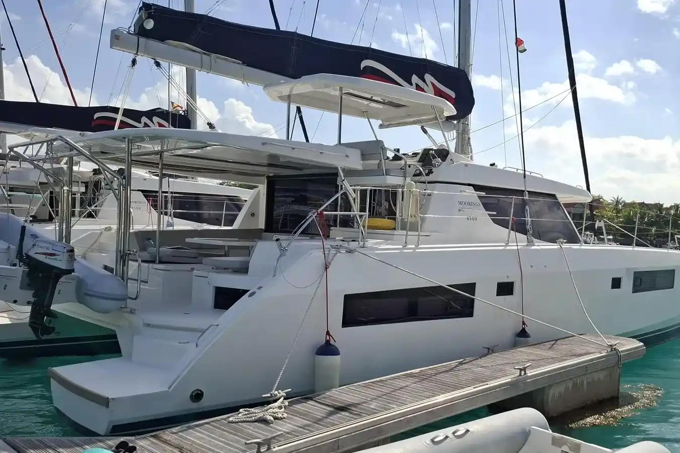 Leopard Catamarans 45 a la venta