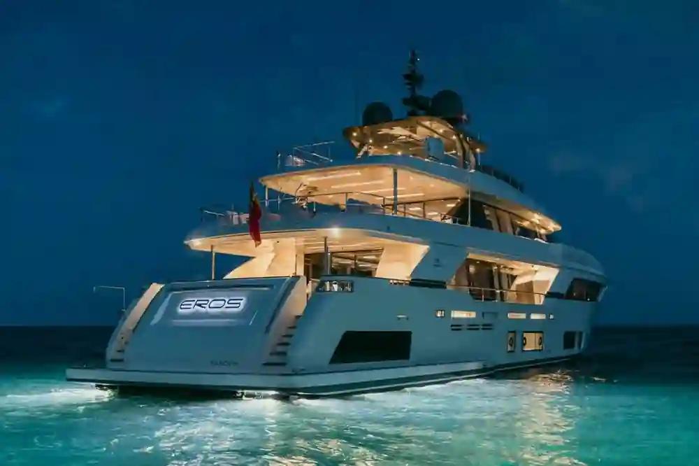 Custom Line Navetta 37 For Sale