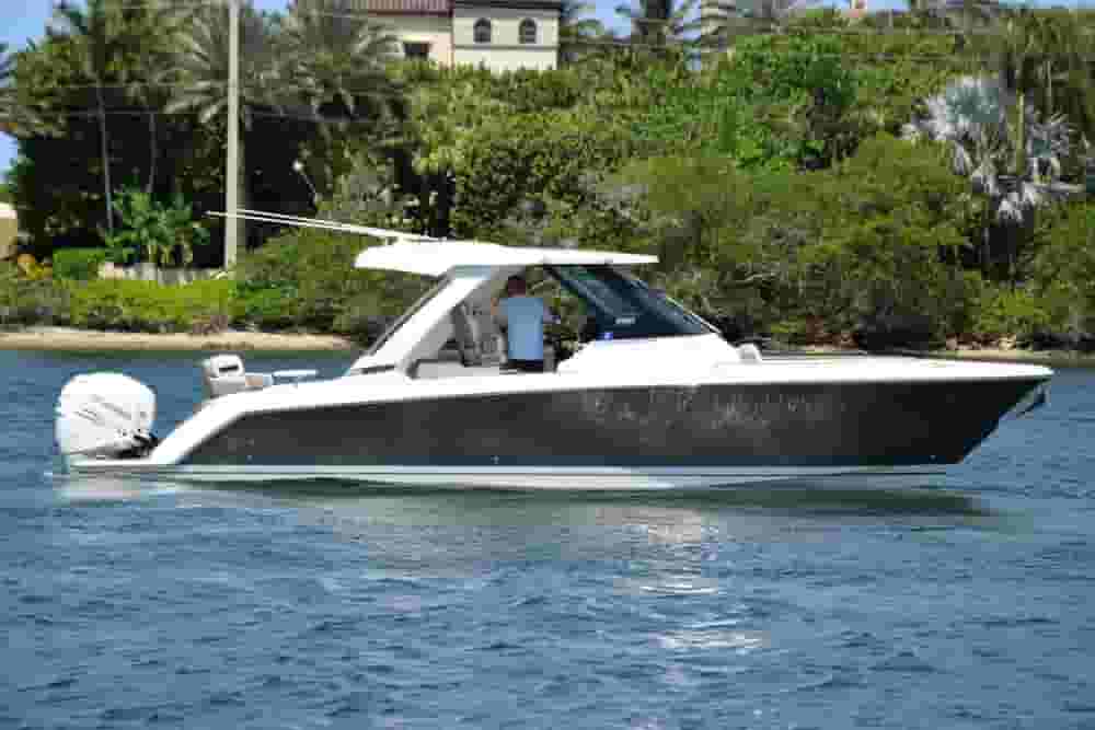 2023 Tiara Yachts 34LS