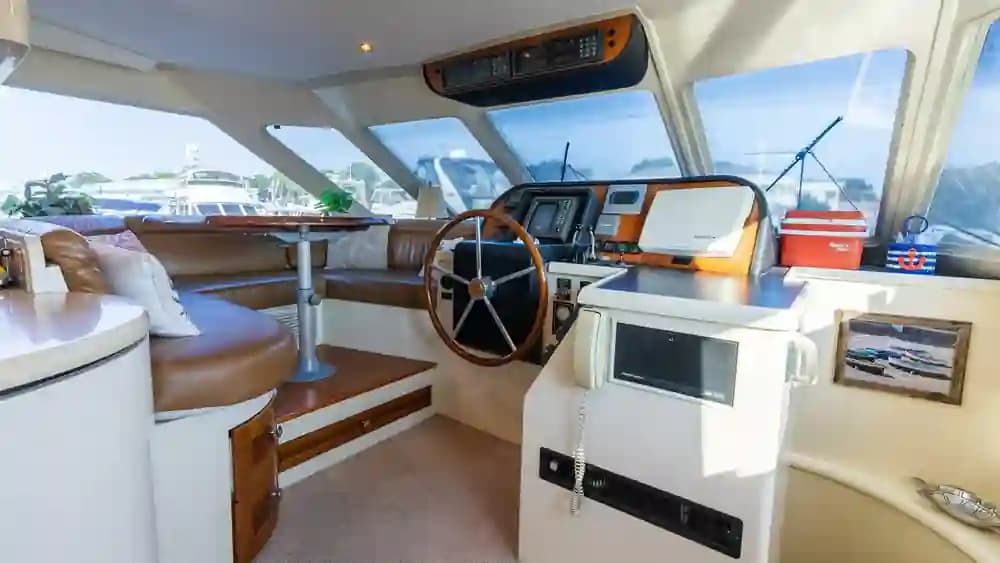 1996 Tollycraft 57 Pilothouse Motor Yacht for Sale in North Kingstown, Rhode Island Motor Yacht 2