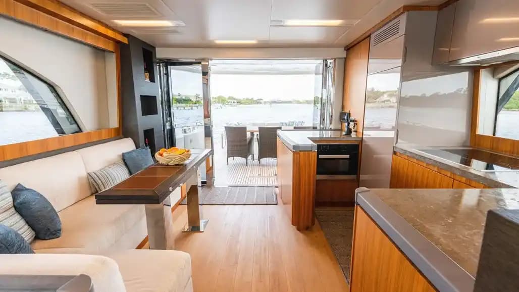 2016 Monte Carlo Yachts MCY 65 à vendre à Ocean City, Maryland Motor Yacht 5