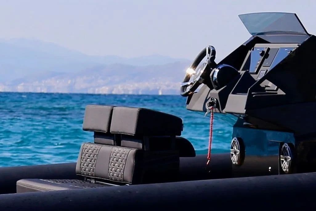 2025 Technohull GT7 Sold in Sag Harbor, New York Center Console 2