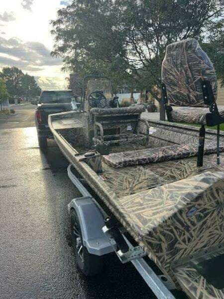 Lowe Roughneck 1860 CC te koop