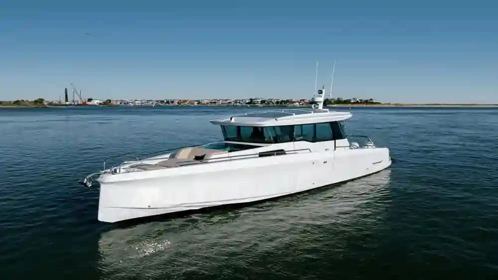 2025 Axopar 45 XC Cross Cabin Sold in Seattle, Washington Motor Yacht 5