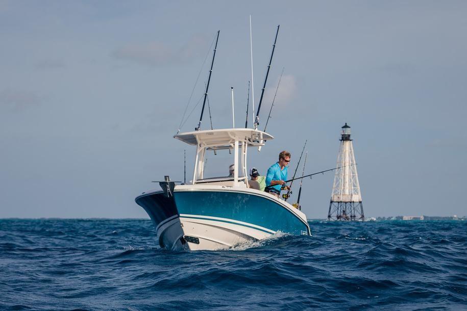 Boston Whaler 230 Outrage te koop