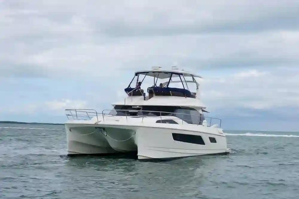 Aquila 44 Yacht For Sale