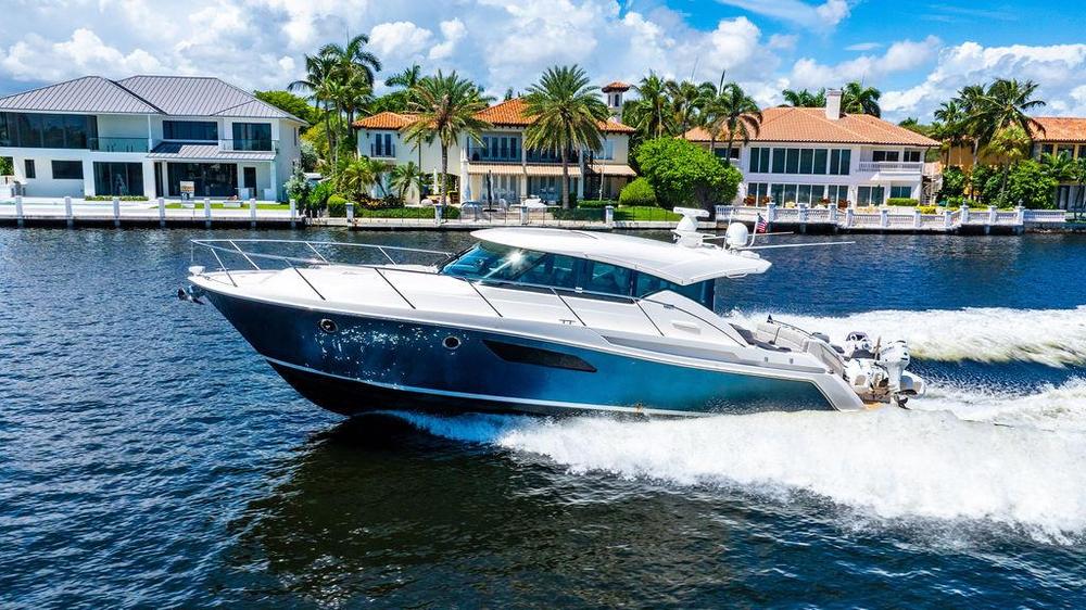 2016-tiara-yachts-c44-coupe-power-9540794-20240917093133096-1_XLARGE.jpg