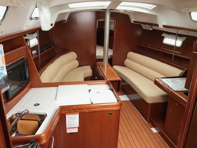 2005 Beneteau Oceanis Clipper 343 for Sale in Marion, Massachusetts Monohull 4