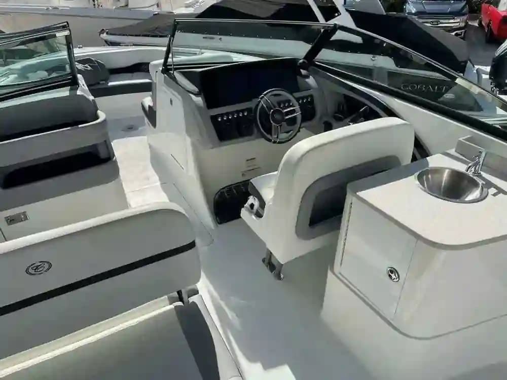 2024 Cobalt Boats 30SC Outboard for Sale in Panama City Beach, Florida Bowrider 3