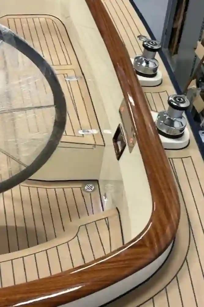 2024 Leonardo Eagle 38 à vendre à Stonington, Connecticut Daysailer 2