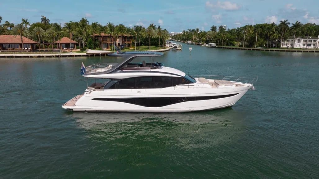 2022 Princess Yachts Y72 Sold in Miami Beach, Florida Motor Yacht 3
