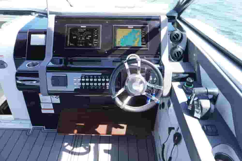 2020 Cruisers Yachts 38 GLS OB