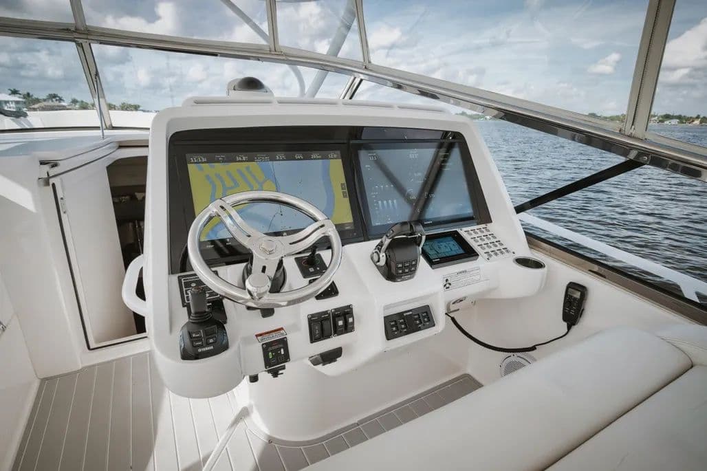 2018 Intrepid Powerboats 475 Sport Yacht in vendita a Stuart, Florida Express Cruiser 5