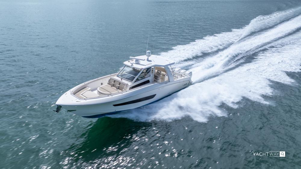 2018 Boston Whaler 420 Outrage
