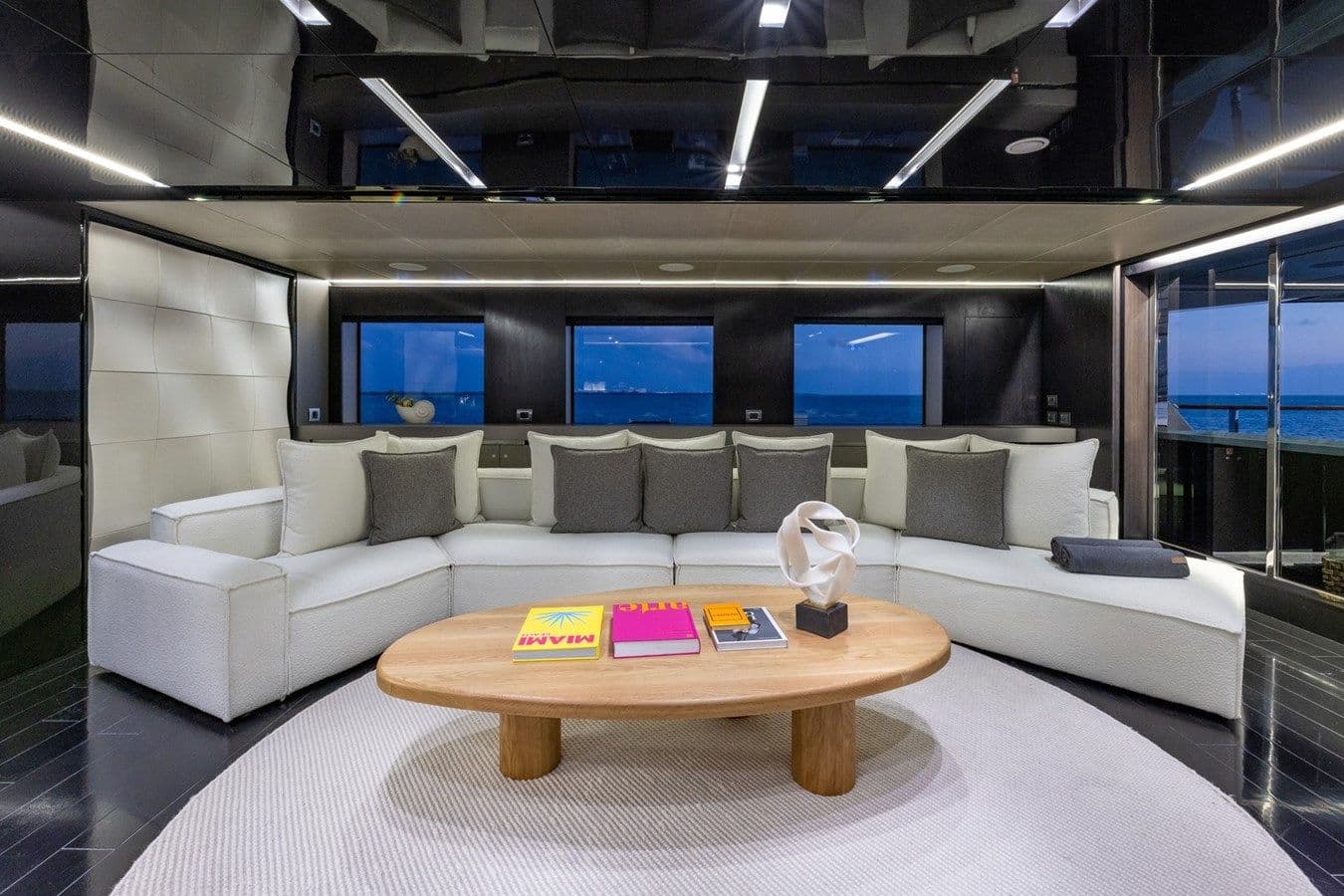 2013 Admiral Impero 40 à vendre à Harbordale, Florida Trawler 3