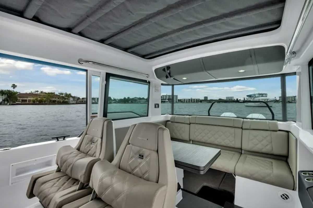 2023 Axopar 37 XC Cross Cabin te koop in Miami, Florida Center Console 5