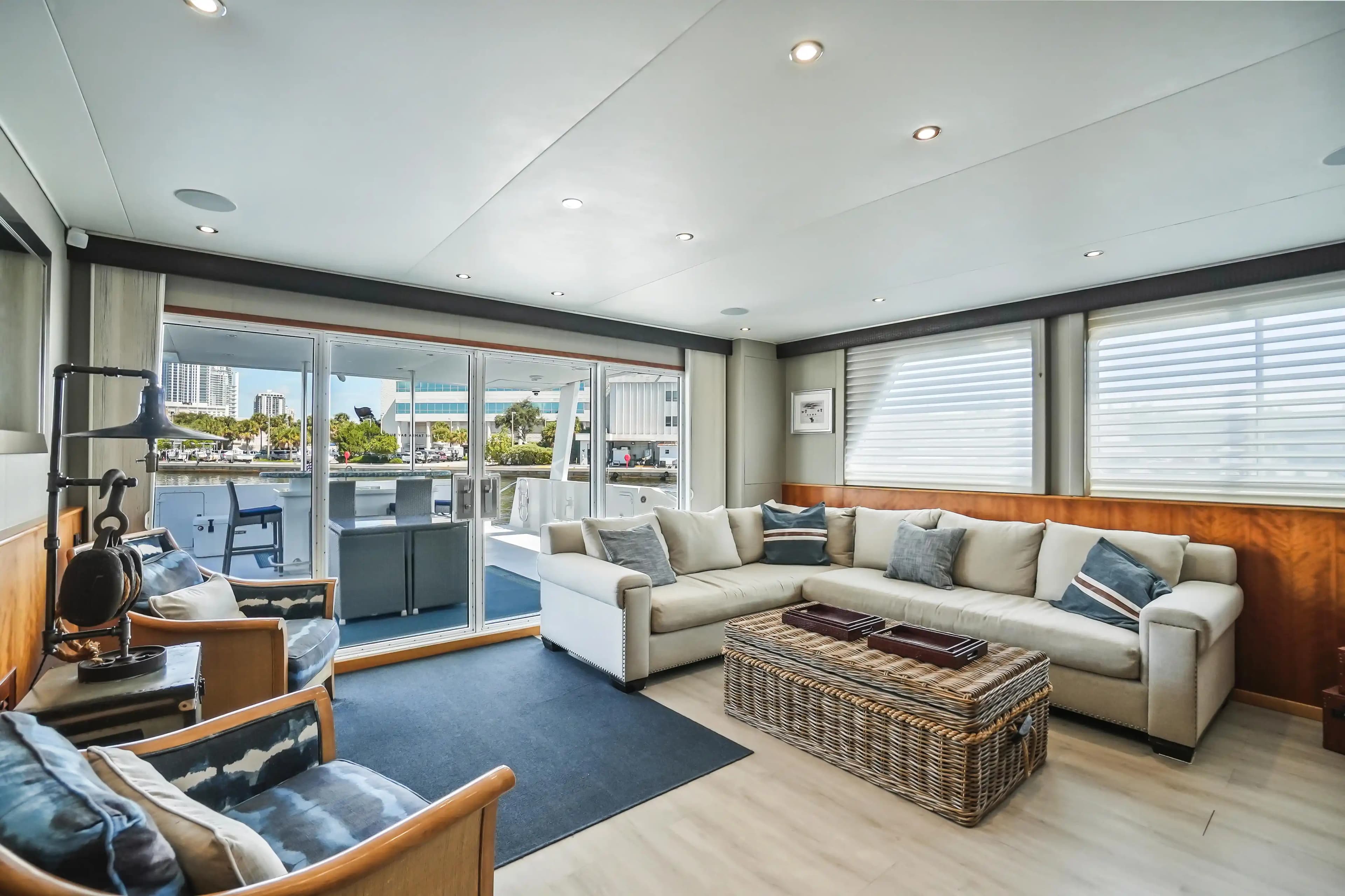 2009 Custom Flybridge Motoryacht for Sale in Tampa, Florida Flybridge 4
