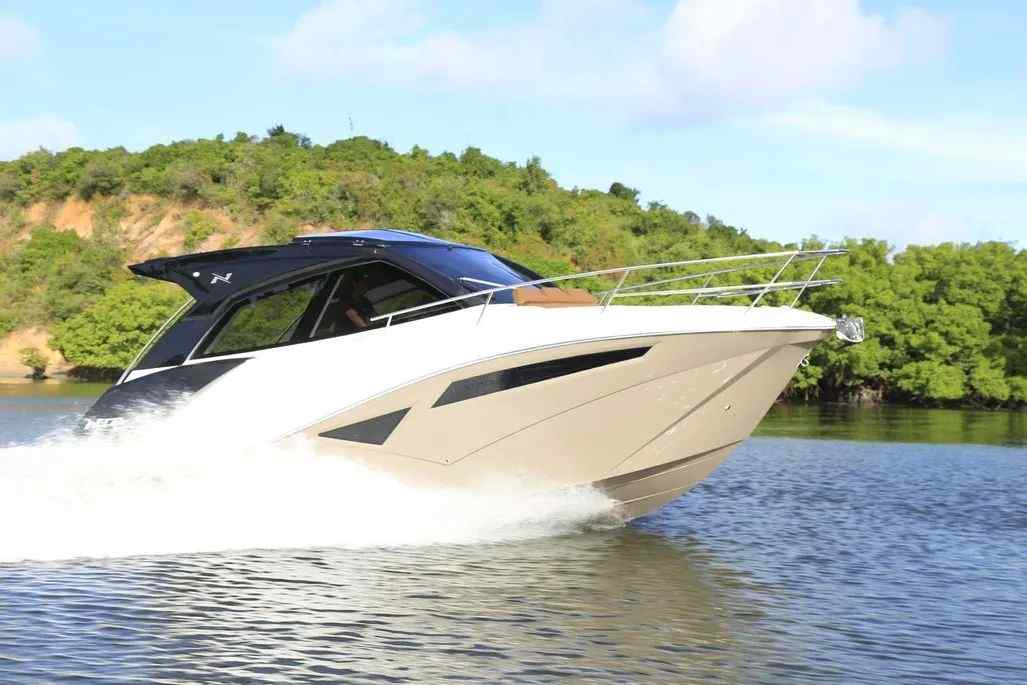 Yacht