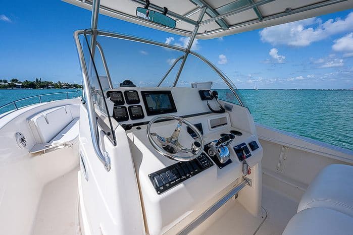 2001 Pursuit 3070 Center Console Sold in Key Biscayne, Florida Center Console 2