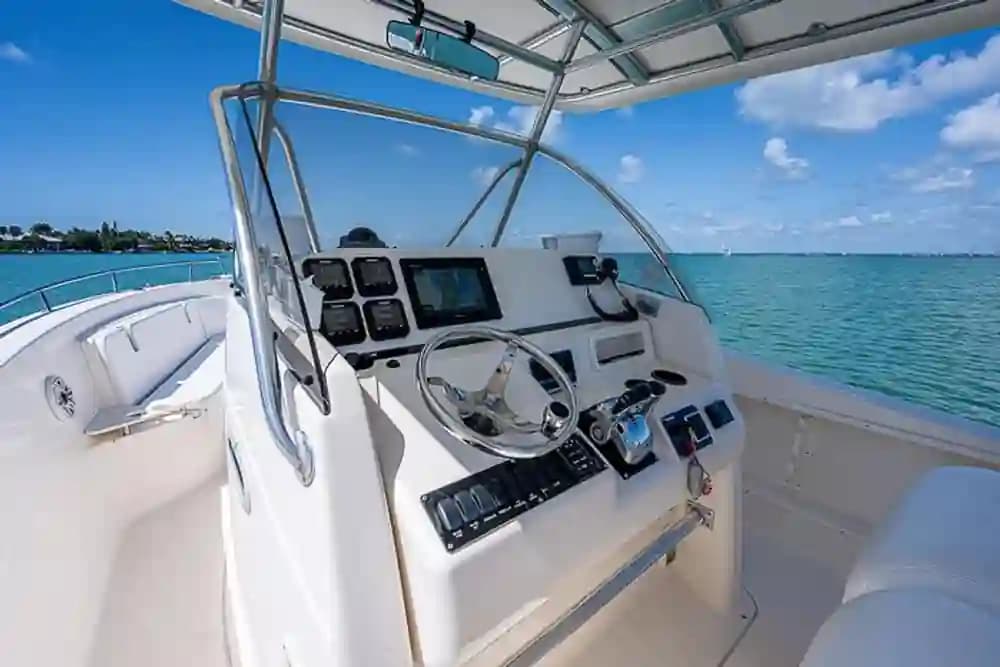 2001 Pursuit 3070 Center Console Sold in Key Biscayne, Florida Center Console 2