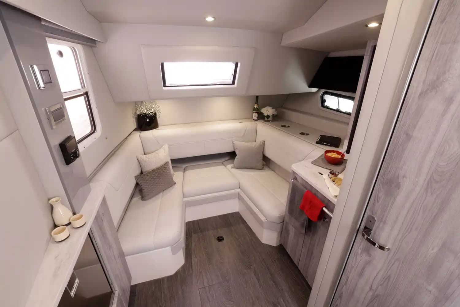 2026 Formula Boats 380 Super Sport Crossover for Sale in Fort Lauderdale, Florida Cruiser 2