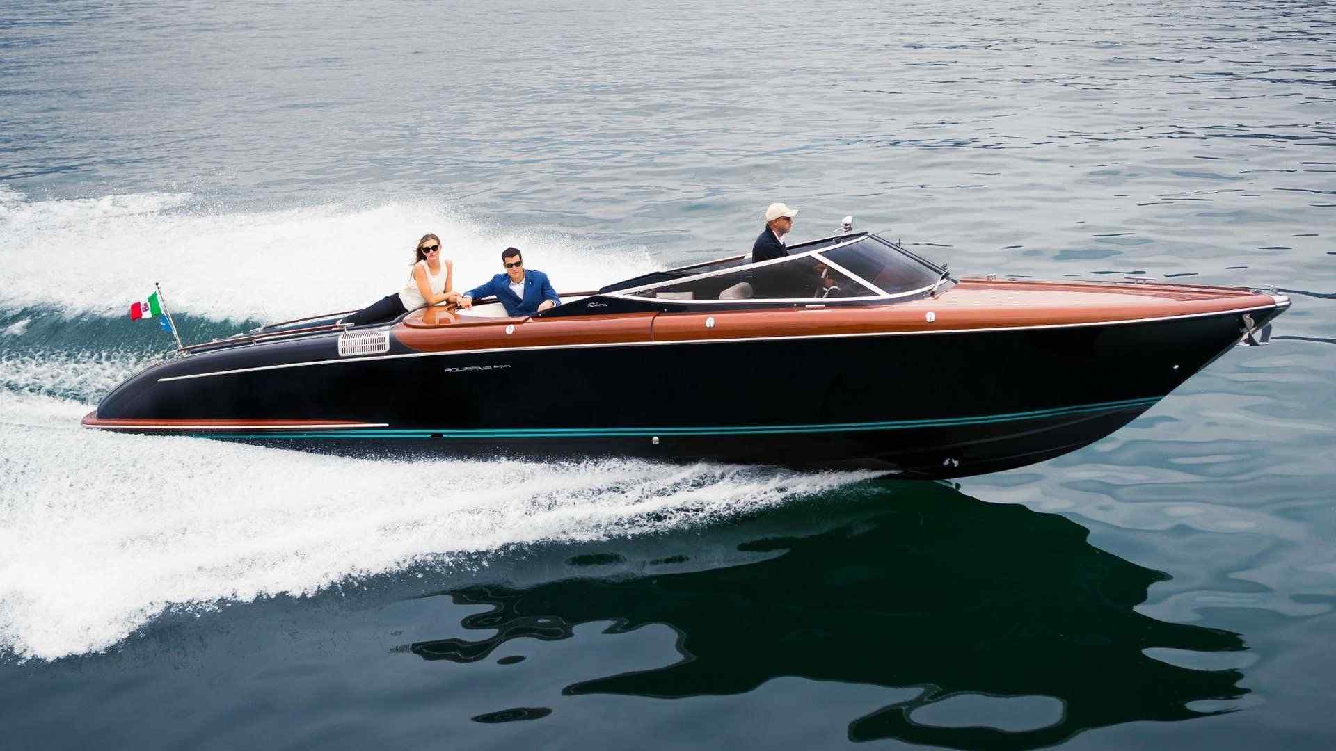 Yacht
