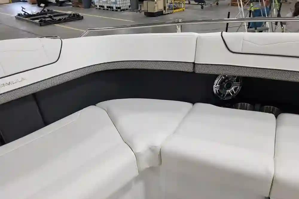 2025 Formula Boats 350 Crossover Bowrider for Sale in Decatur, Indiana Bowrider 3