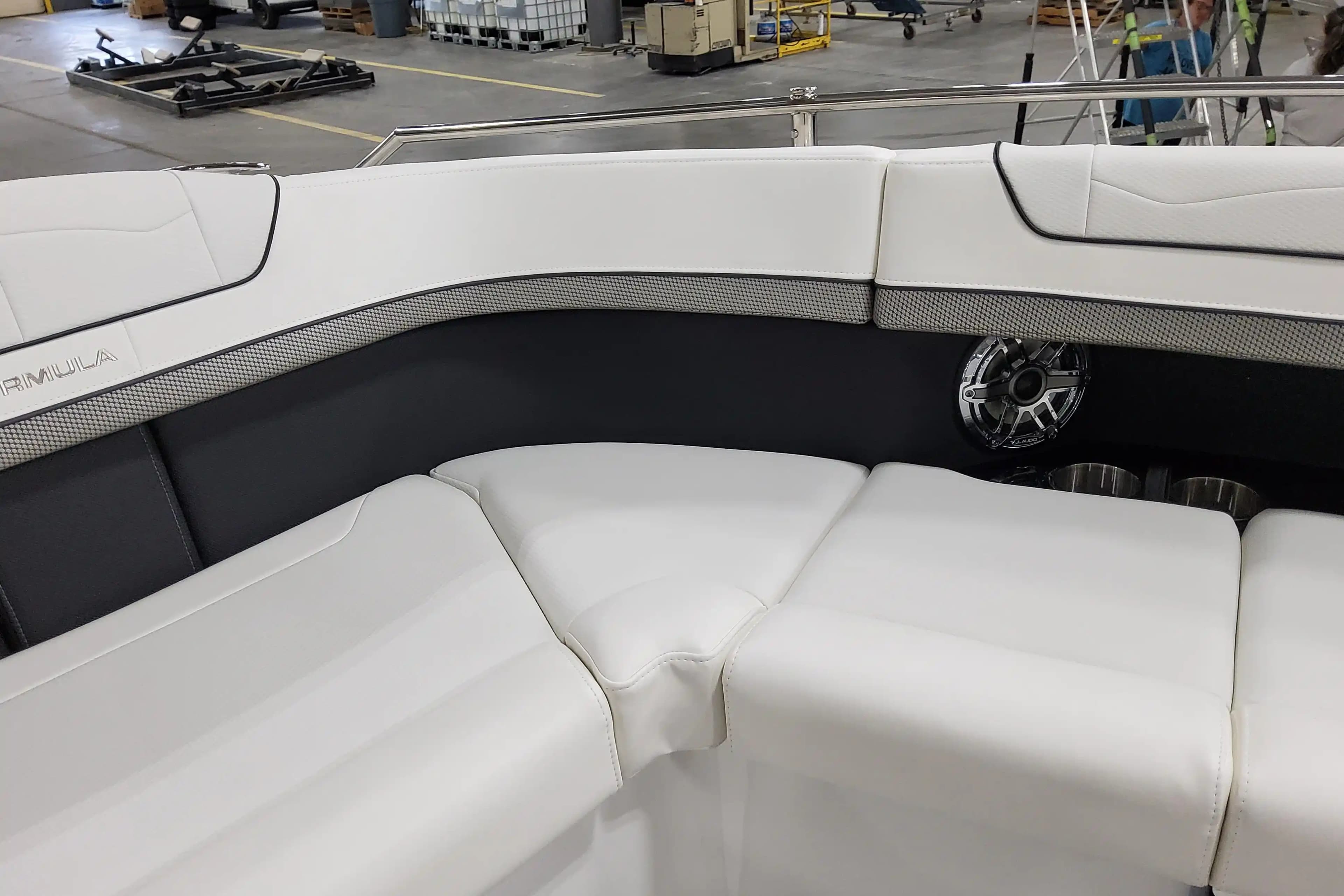 2025 Formula Boats 350 Crossover Bowrider for Sale in Decatur, Indiana Bowrider 3