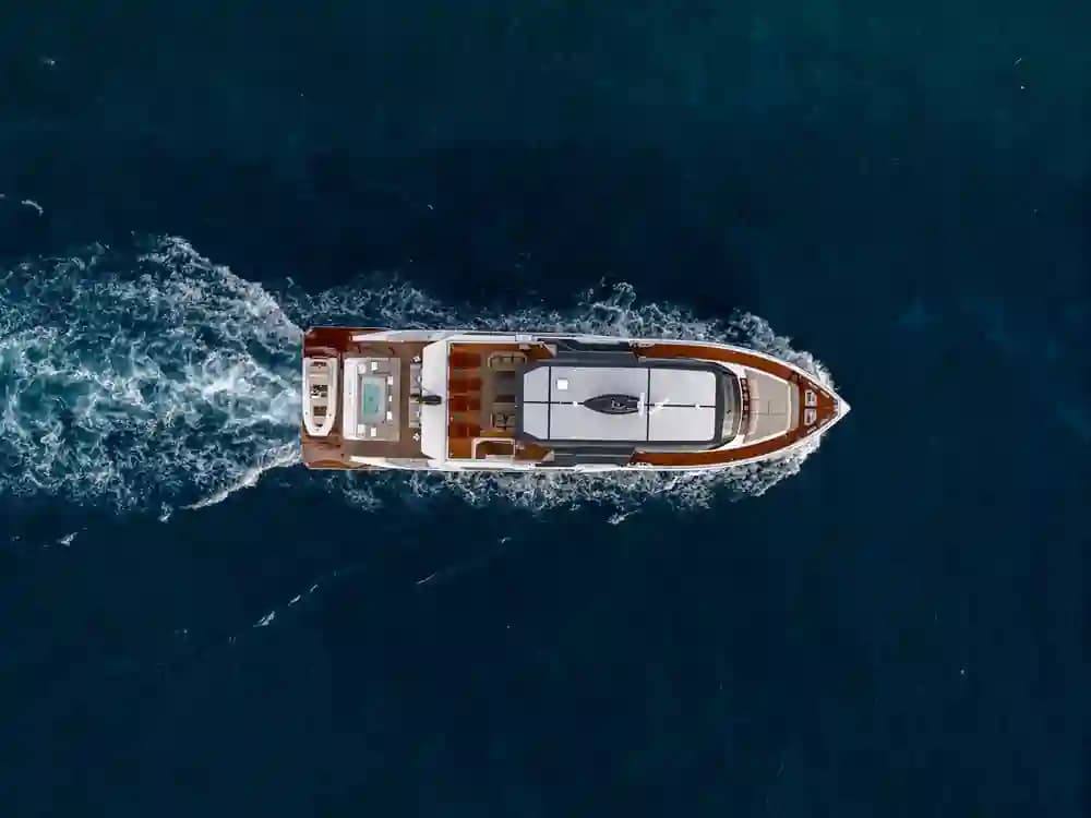 Alpha Custom Yachts Squalo 100 zum Verkauf