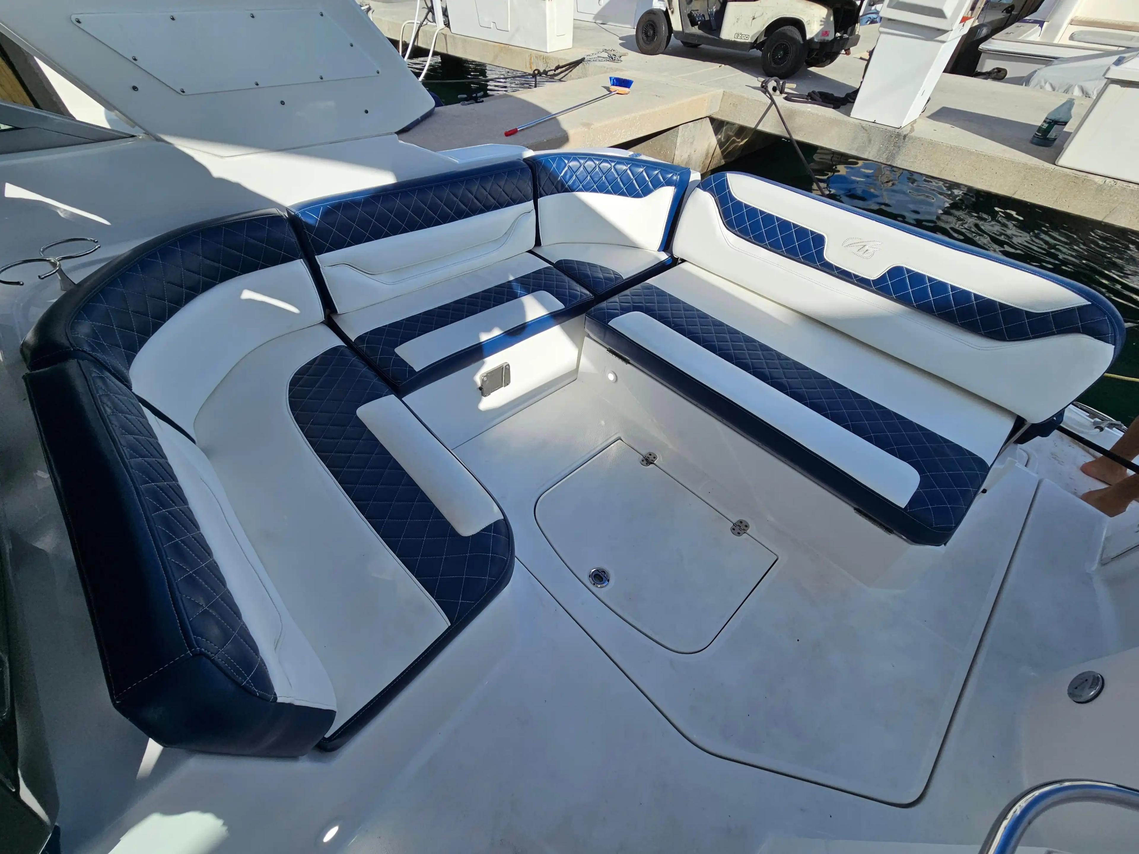 Monterey 355 Sport Yacht For Sale