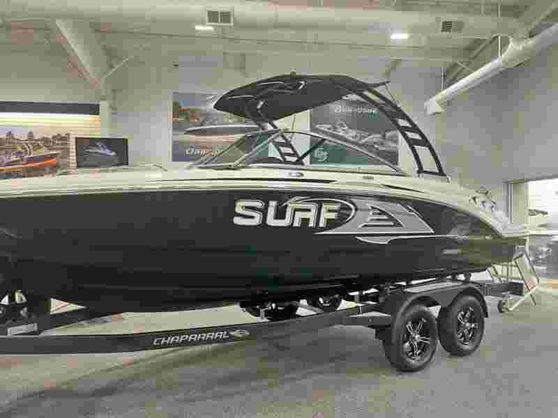 2022 Chaparral 23 Surf