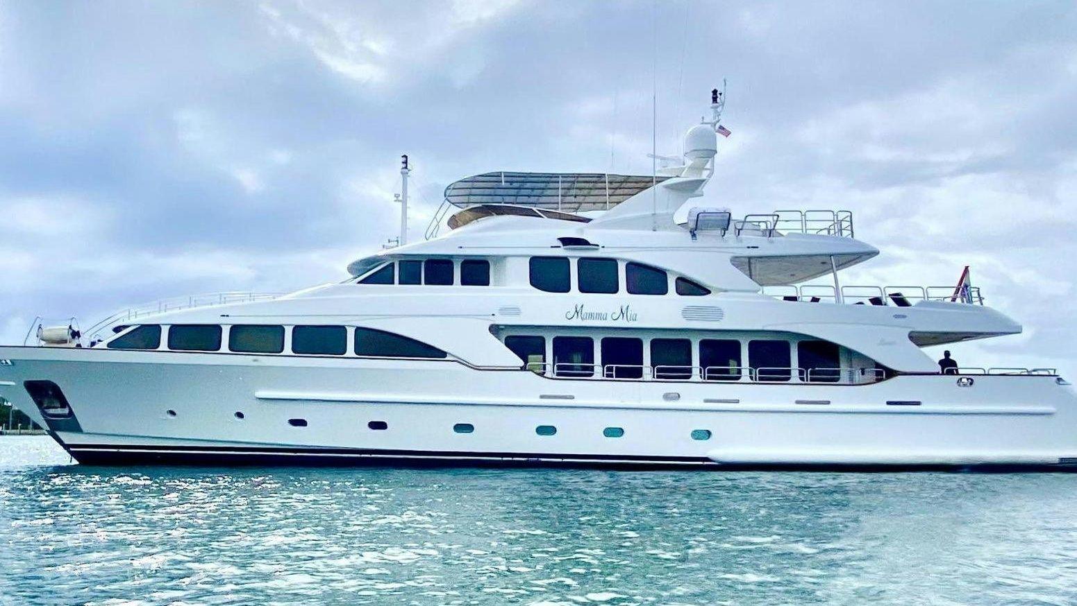 Benetti Classic 120 in vendita