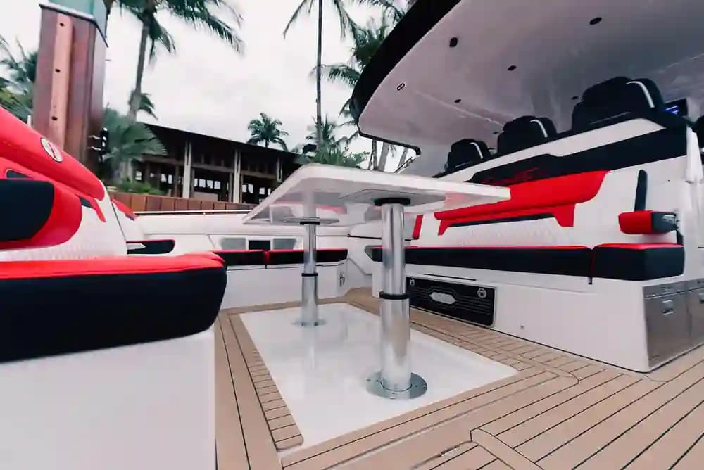 2025 Cigarette Racing 52' Thunder à vendre à Palm Beach Gardens, Florida Center Console 4