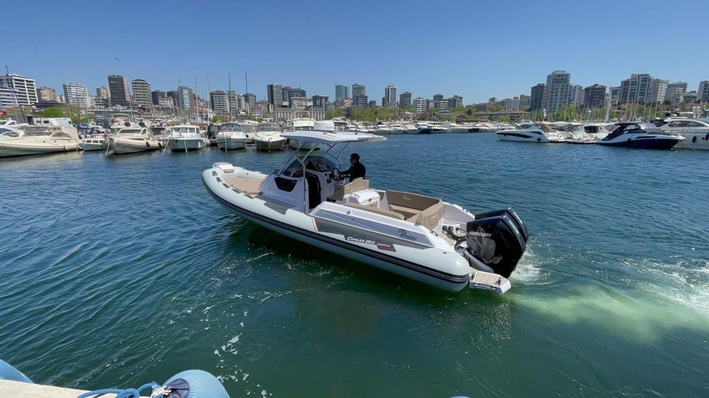 Ranieri International Cayman 28 Executive For Sale