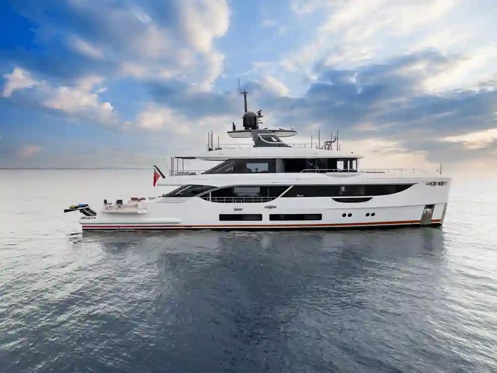 Benetti Oasis 34M in vendita