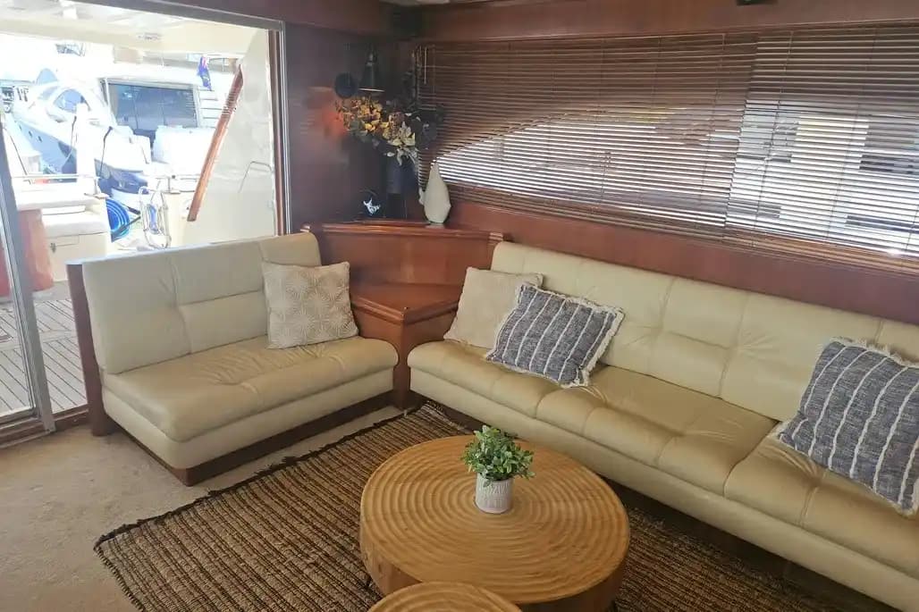 1998 Astondoa 72 GLX for Sale in Miami, Florida Flybridge 4