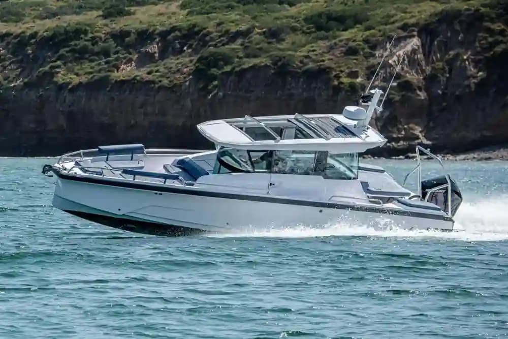 2024 Axopar 29 XC Cross Cabin Sold in Wrightsville Beach, North Carolina Walk-around Boats 3