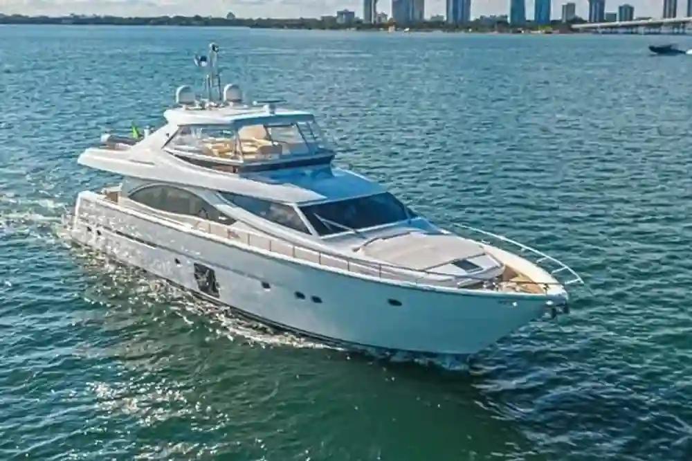 Ferretti Yachts 830 For Sale