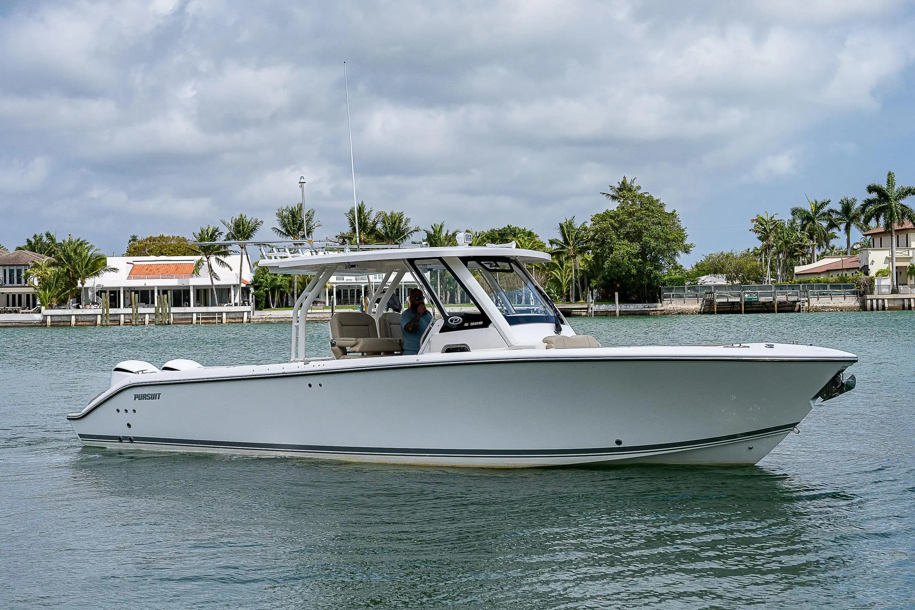 2018 Pursuit S 328 Sold in Miami Beach, Florida Center Console 5