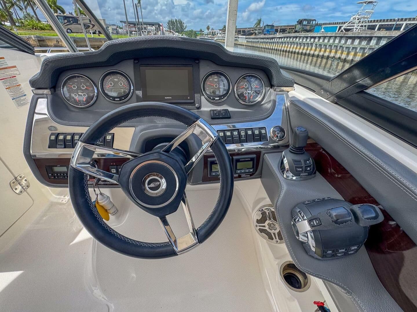2016 Chaparral 307 SSX for Sale in Fort Lauderdale, Florida Bowrider 3