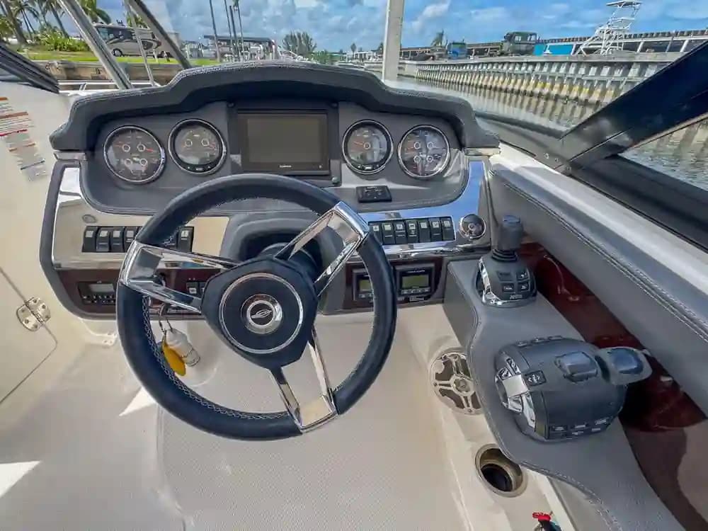 2016 Chaparral 307 SSX for Sale in Fort Lauderdale, Florida Bowrider 3