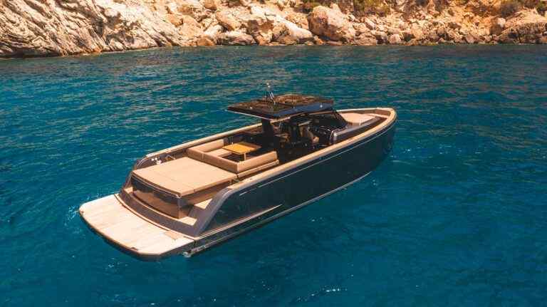 Yacht
