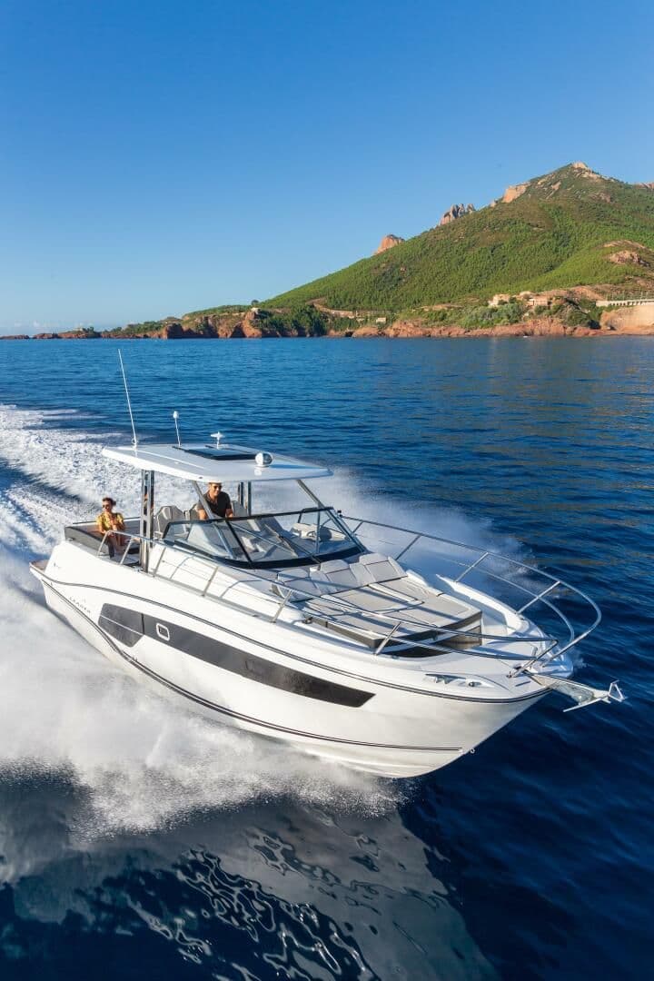 Jeanneau Leader 10.5 WA for Sale